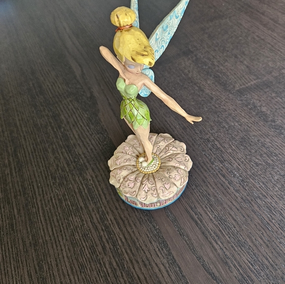 Tinkerbell figure. Walt Disney showcase collection 7 inches tall. - Picture 7 of 7